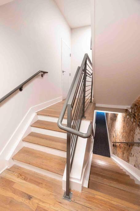 Spacious 2 Bed 2 Bath Downtown Otr Condo Minutes Walk To The Reds Bengals Stadium & More! Cincinnati Dış mekan fotoğraf