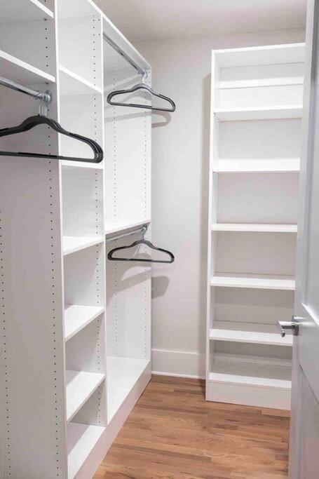 Spacious 2 Bed 2 Bath Downtown Otr Condo Minutes Walk To The Reds Bengals Stadium & More! Cincinnati Dış mekan fotoğraf