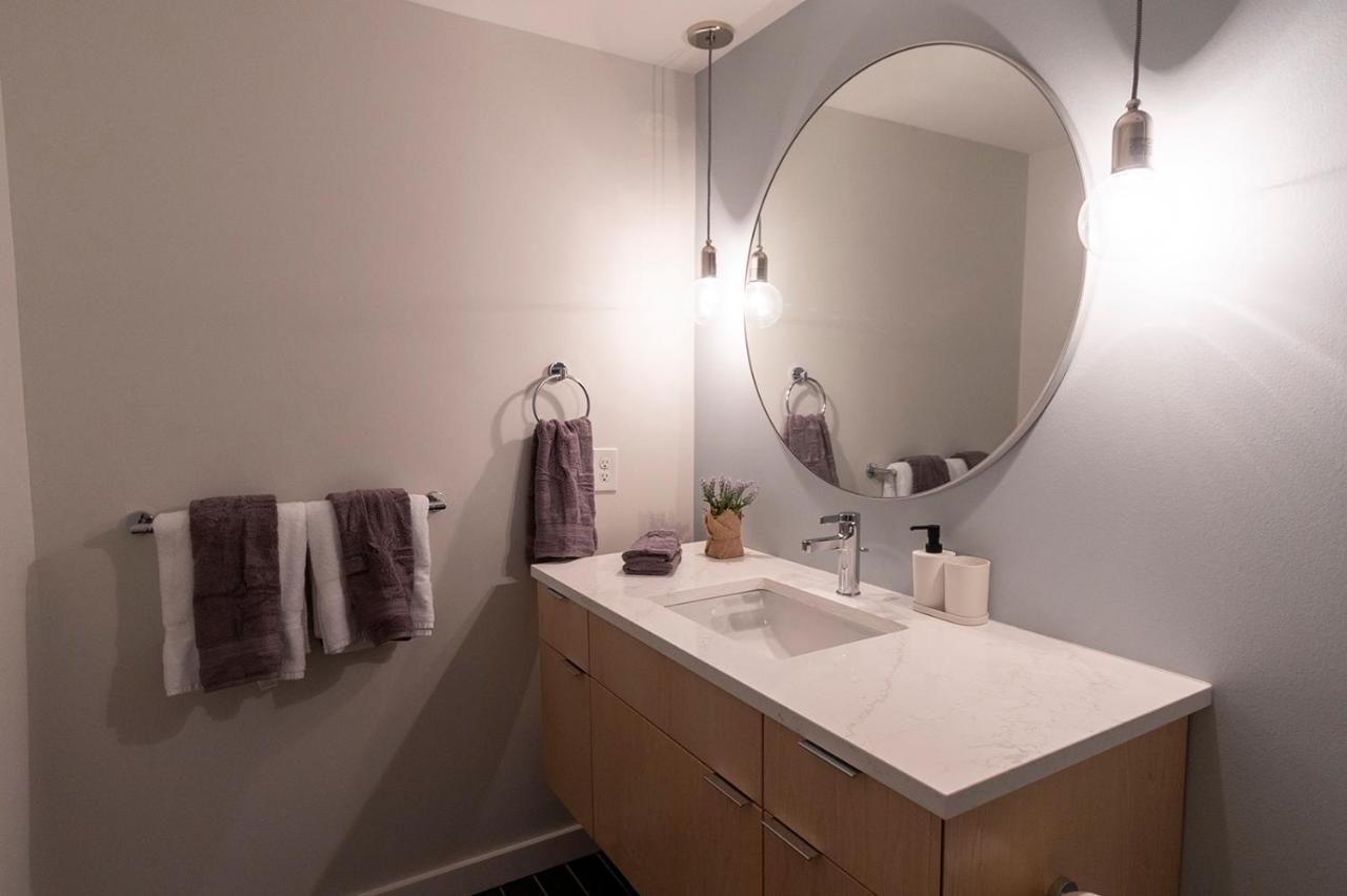 Spacious 2 Bed 2 Bath Downtown Otr Condo Minutes Walk To The Reds Bengals Stadium & More! Cincinnati Dış mekan fotoğraf